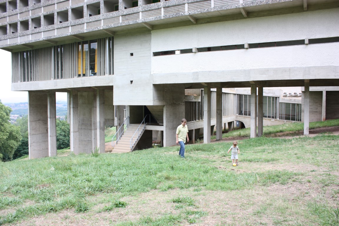 20160511_beeldbank_stoel_latourette_lecorbusier (4)